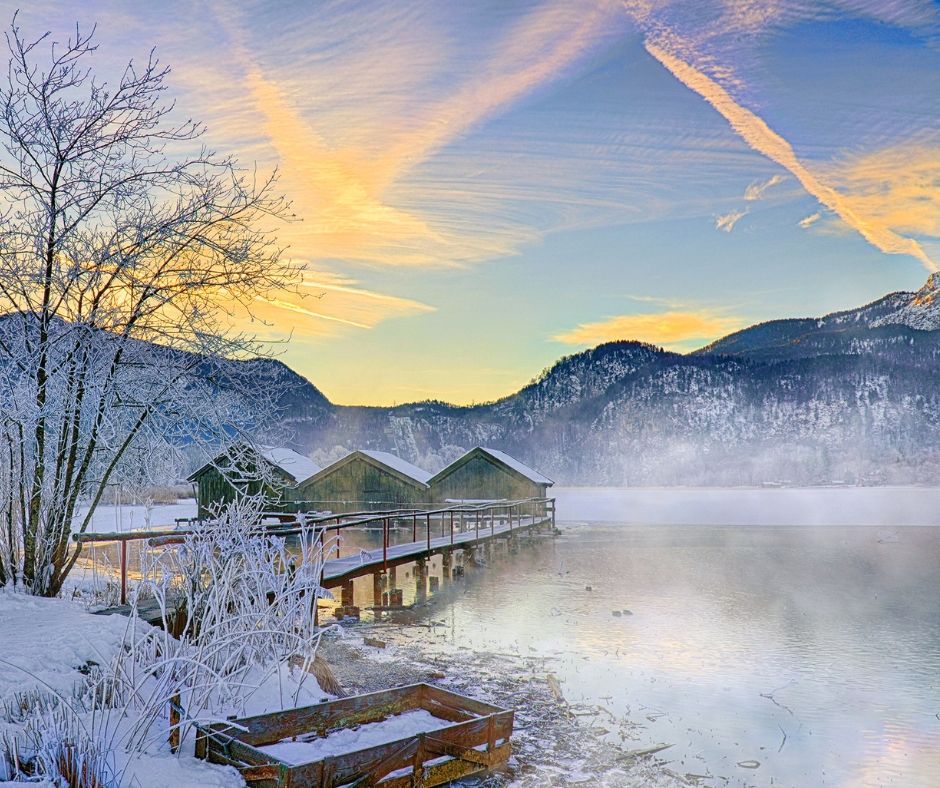 Winterlandschaft am See.