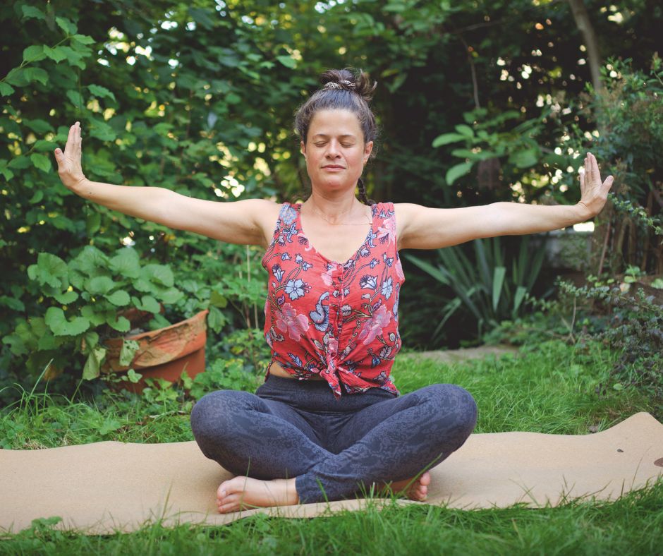 Nadine Frigyes beim Yoga.