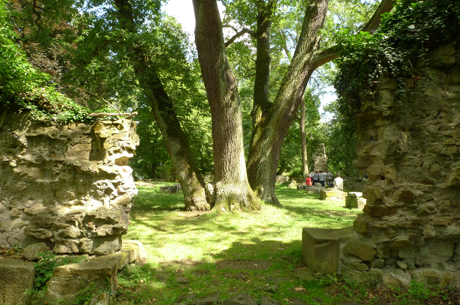 Kirchenruine.